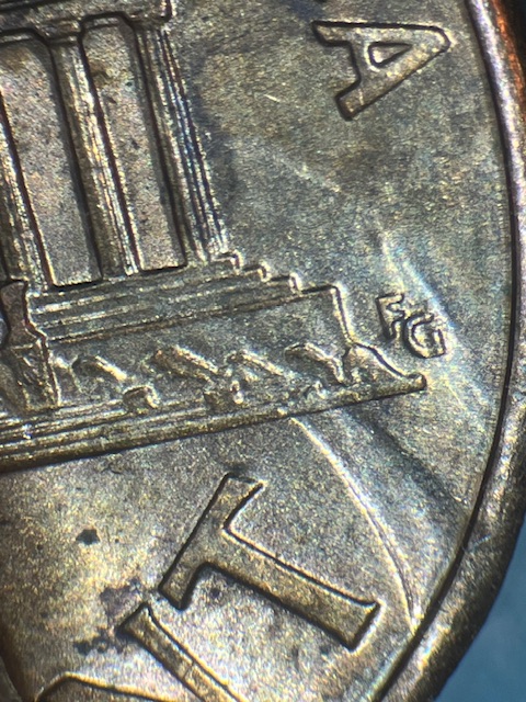 Lincoln-Memorial-Cent-1993--Hit-Before-Or-After-Minting-Process?