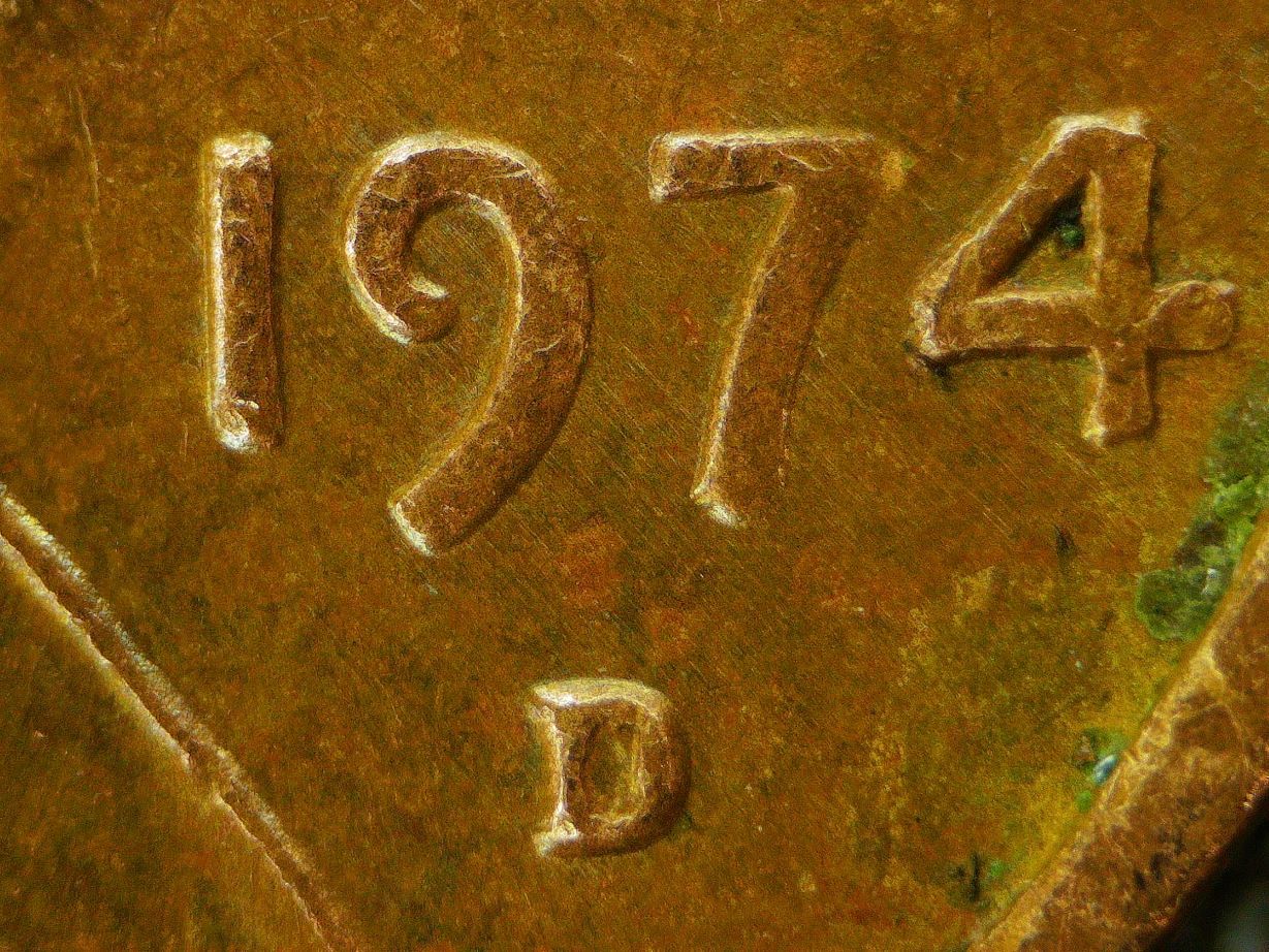 1974-D-Lincoln-Memorial-Penny-With-A-Thick-Date.-Is-This-Normal?