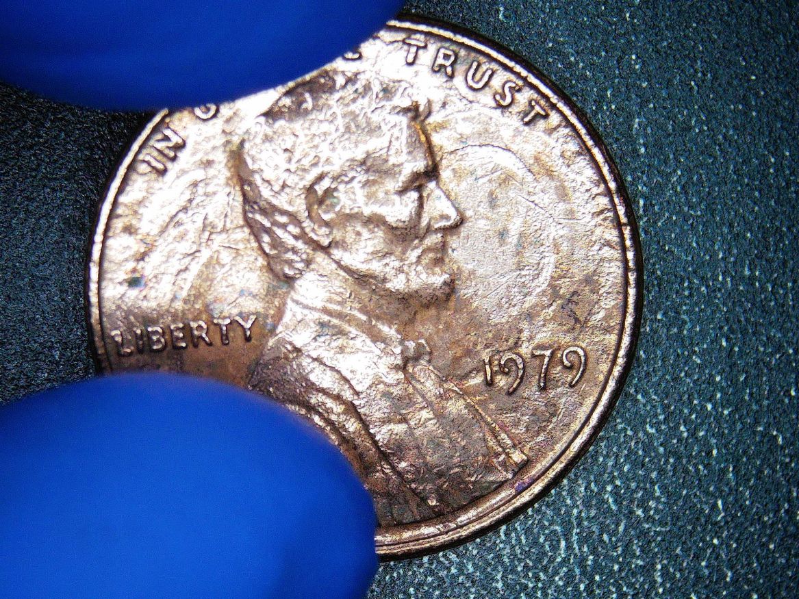 1979-Lincoln-Memorial-Penny.-Is-This-Heated-Or-Is-Abe-Changing-Into-Clay-Face.