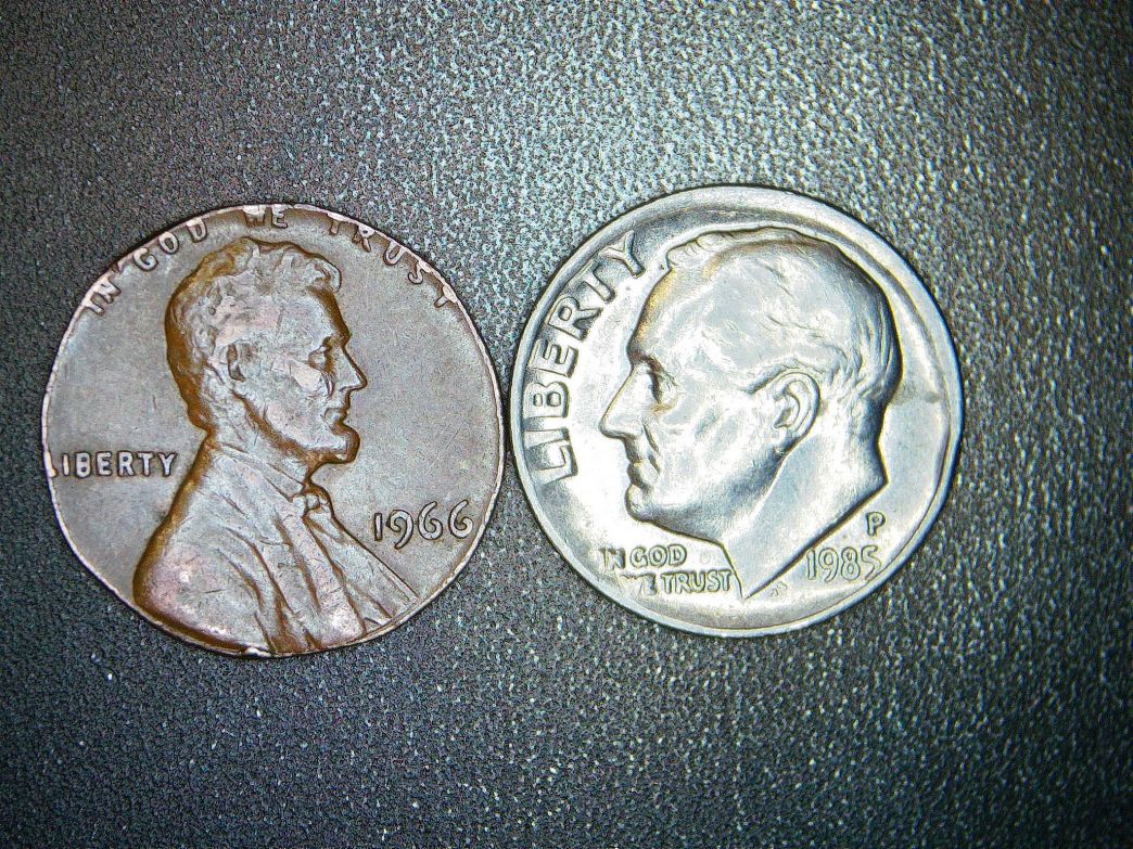 1966-Lincoln-Memorial-Penny-Same-Size-As-A-Dime?