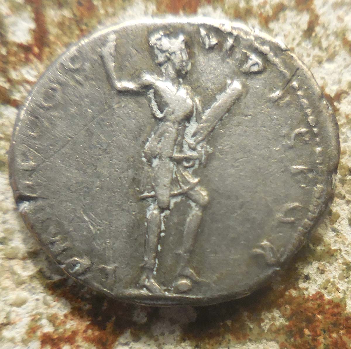 Is-The-Roman-God-Virtus-A-Man-Or-Women?