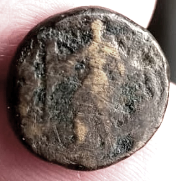 Help-To-Id,-Standing-Figure,-Face-To-Right,-Flat-Hat