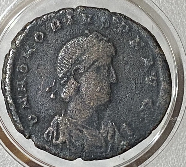Please-Help-ID-This-Coin-Id:-Honorius/Gloria-Romanarum