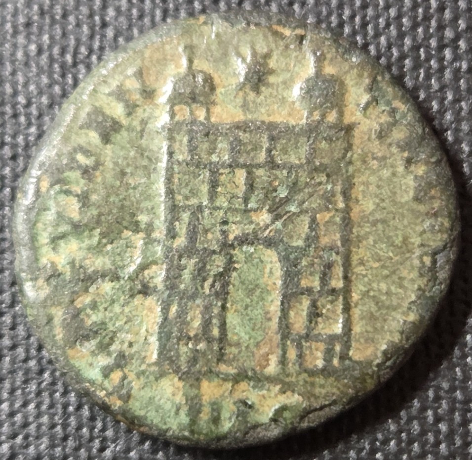 The-Late-Roman-Campgate