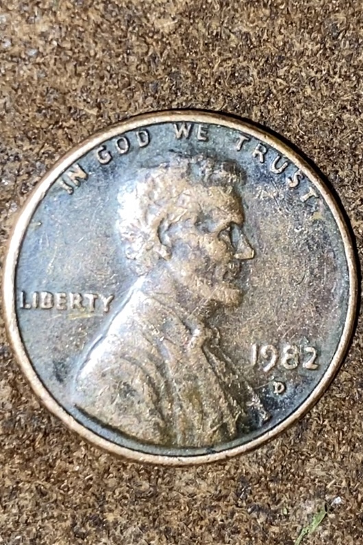 1982-Lincoln-Small--Date-Penny?