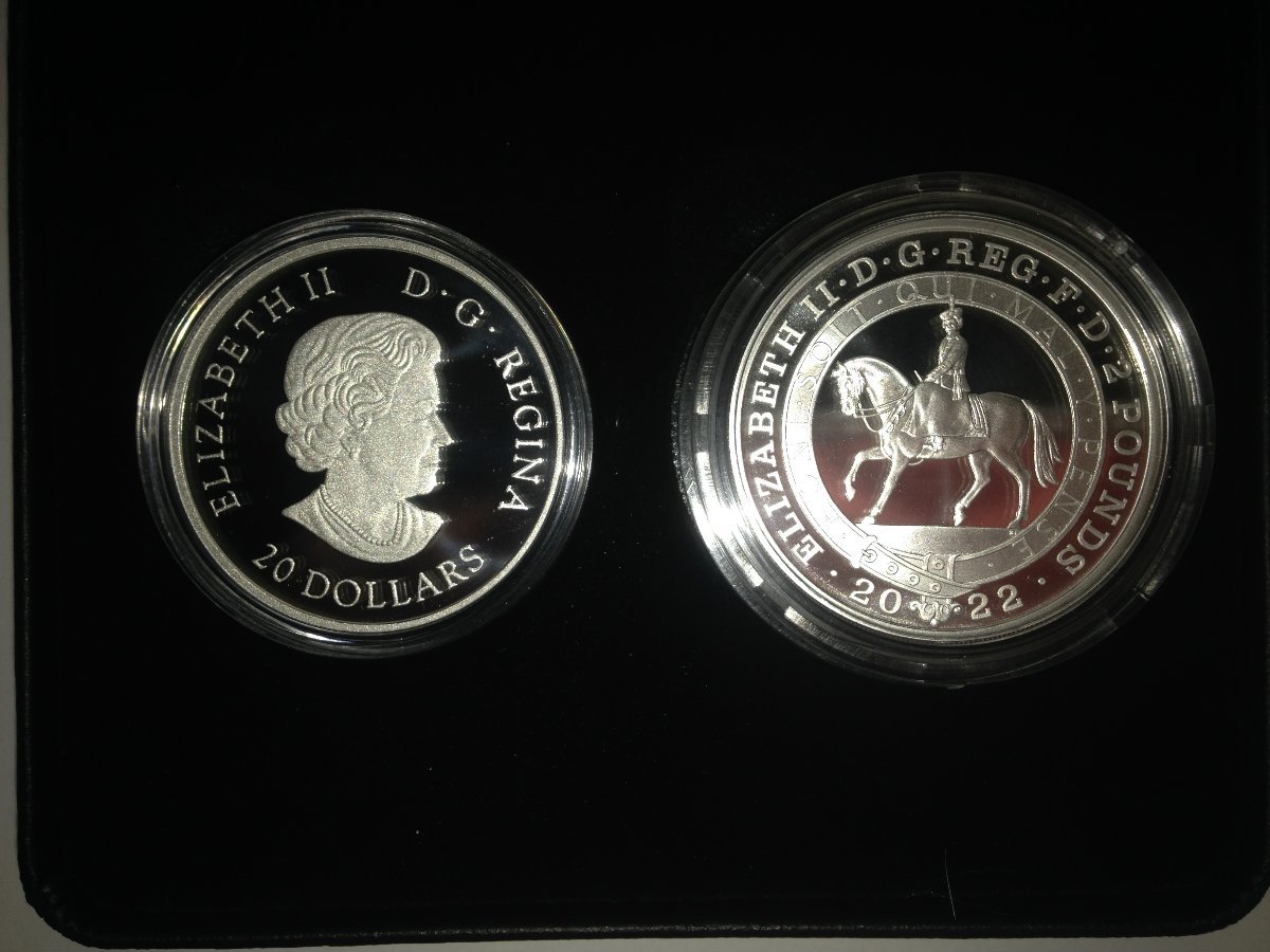 Platinum-Jubilee-Of-Her-Majesty-Queen-Elizabeth-II-Two-Coin-Set