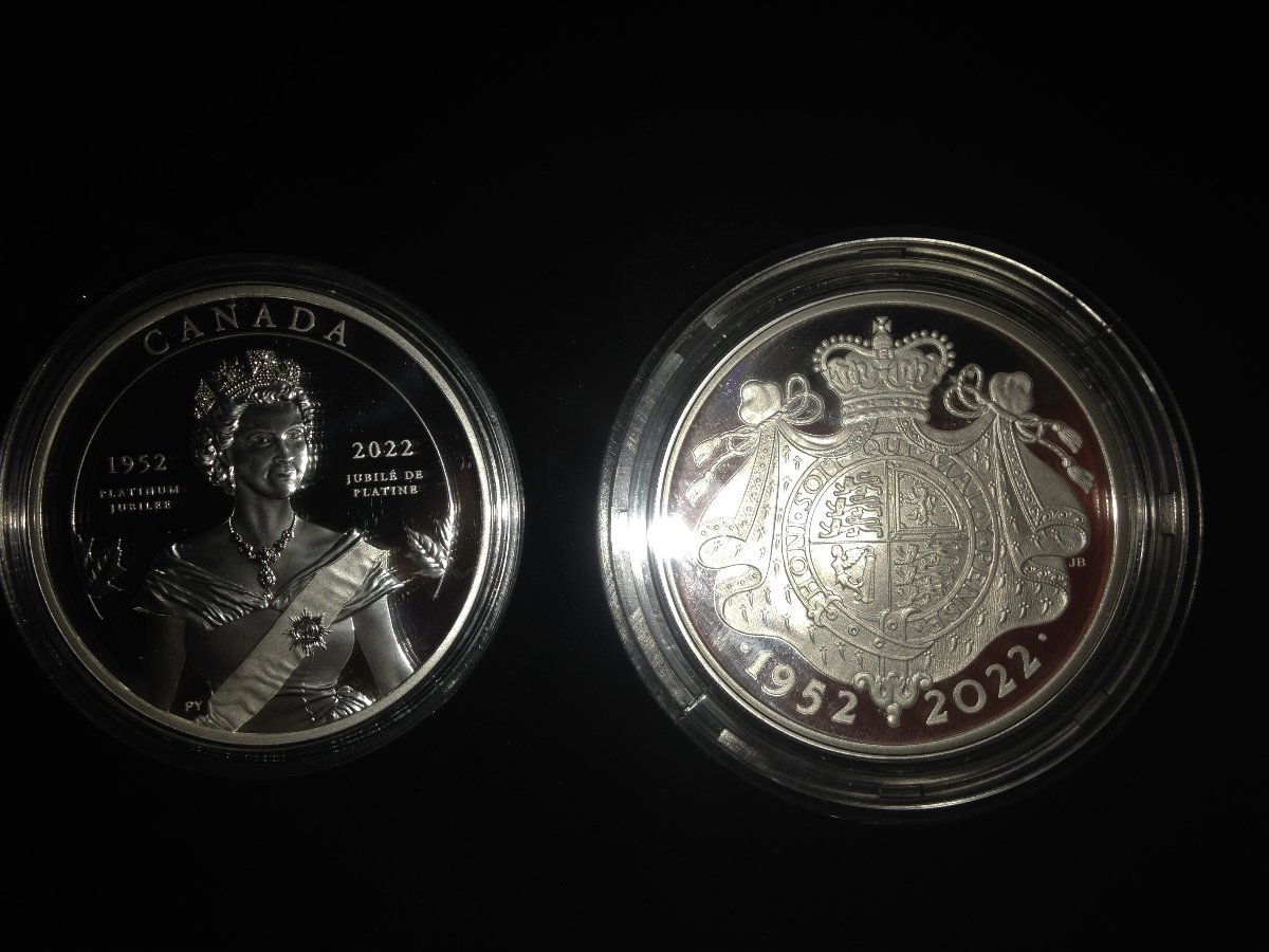 Platinum-Jubilee-Of-Her-Majesty-Queen-Elizabeth-II-Two-Coin-Set