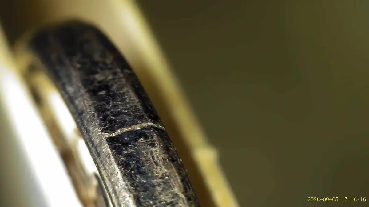 1965-Canadian-Nickel-Collar-Cracks/Wide-Collar?