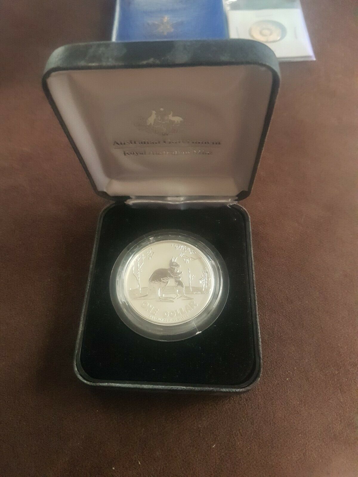 S2007-Frunc-Silver-$1-Kangaroo-By-Rolf-Harris.