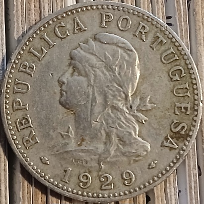 100-Coins-From-100-Different-Countries-In-100-Different-Years-Game-20th-Century-Edition