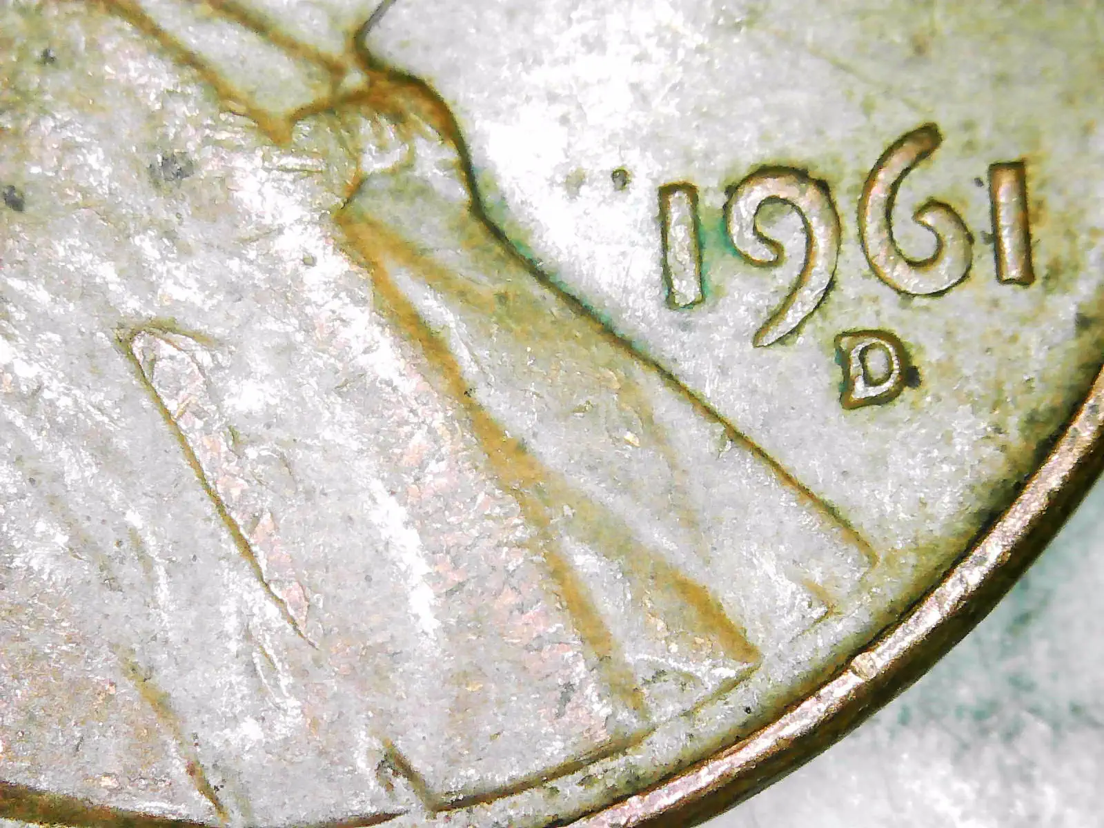1961-D-Penny-Serious-Die-Chip-On-Obverse-&-Small-Chip-On-Reverse