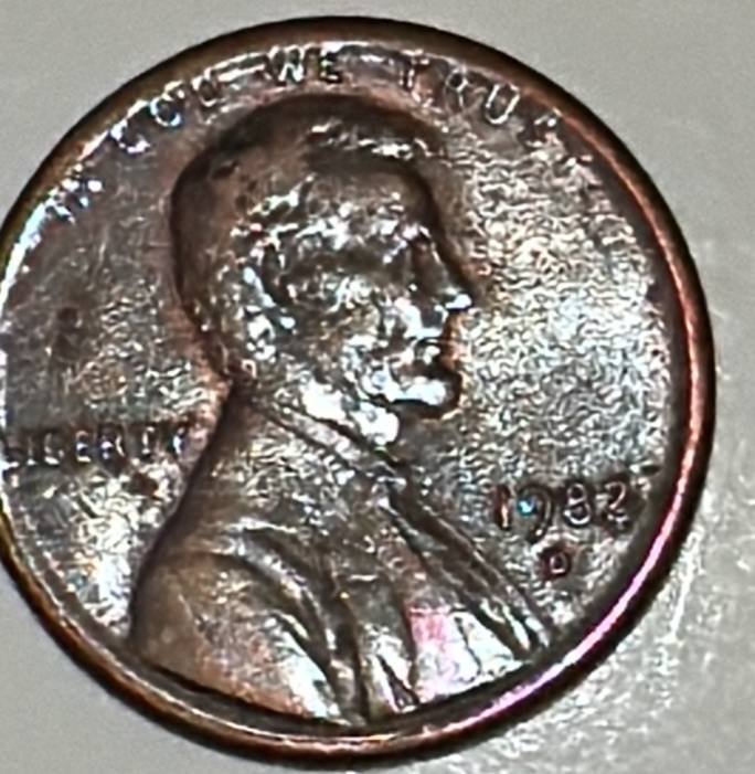 1982-D-Small-Date-Lincoln-Cents,-2.5-G-Zinc.-Is-There-A-'Ghost-D'-Variety-To-This-Coin?