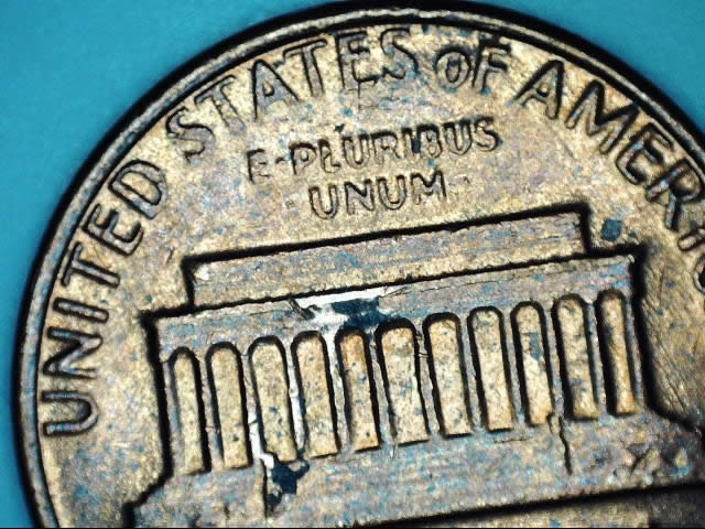 This-1982-LMC-Small-Date-Weighs-3.05-Grams.