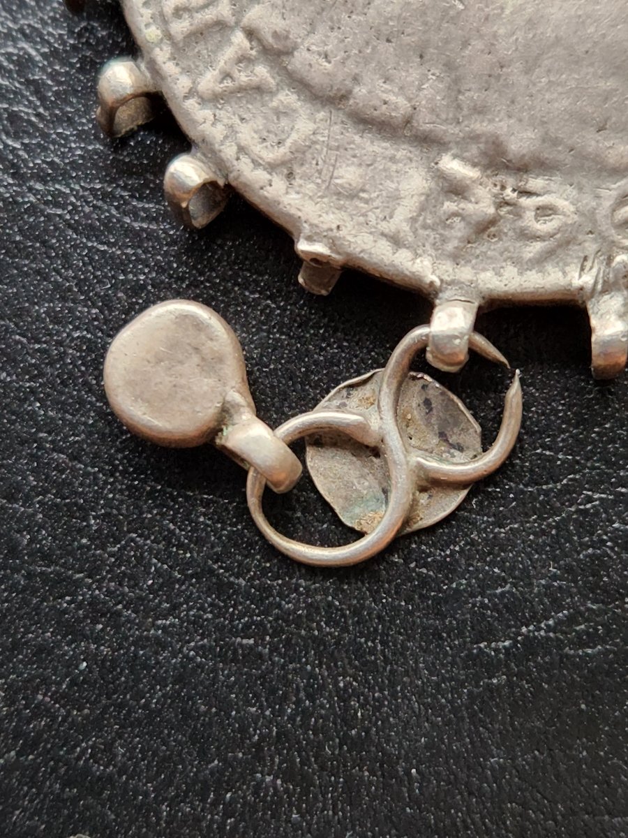 1796-Mexican-8-Reales-Turned-Pendant,-Is-It-Possible-To-Determine-Ethnic-Origin?