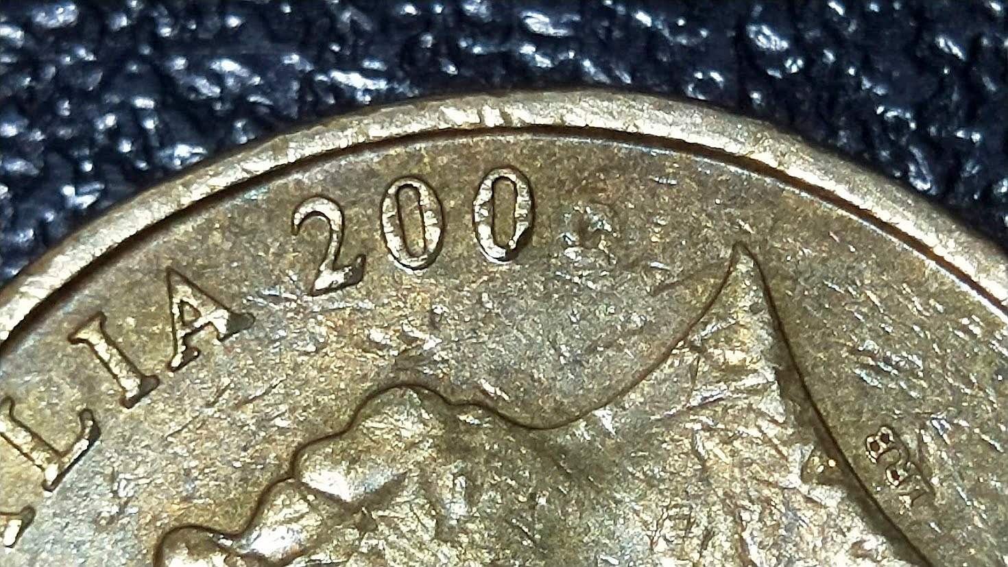 Australia-2006-$1-Mob-Of-Roos---Defective-'6'---