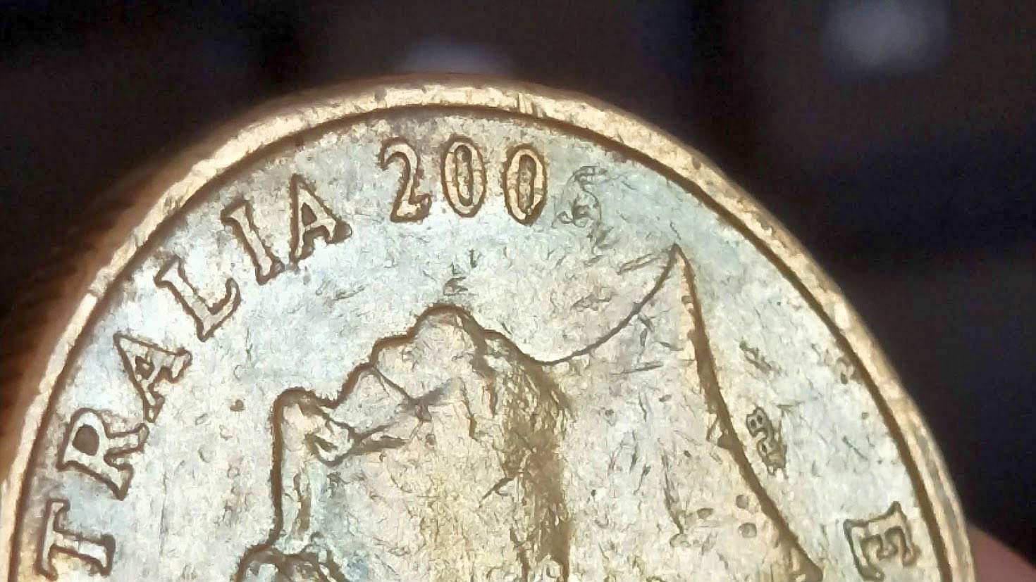 Australia-2006-$1-Mob-Of-Roos---Defective-'6'---
