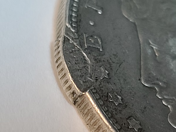 Common-Morgan-Dollar-With-An-Uncommon-Error-Or-PMD?