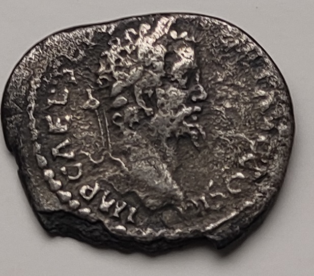 S.-Severus-Invicto-Imp-Tropae-Ric-IV-391