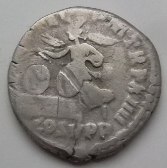 Very--Rare-Commodus--Denarius-From-The-Same-Dies-Ric180