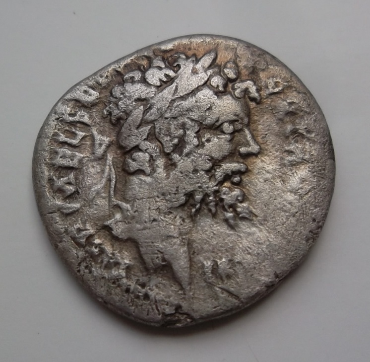 Septimius-Severus-Emesa-Ric-VI-435-Trophy,-Two-Captives
