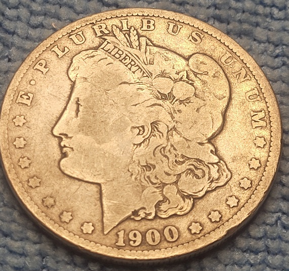 Morgan-1900-O.-Broken-Die?