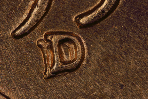 Extreme-Macro-Coin-Photography