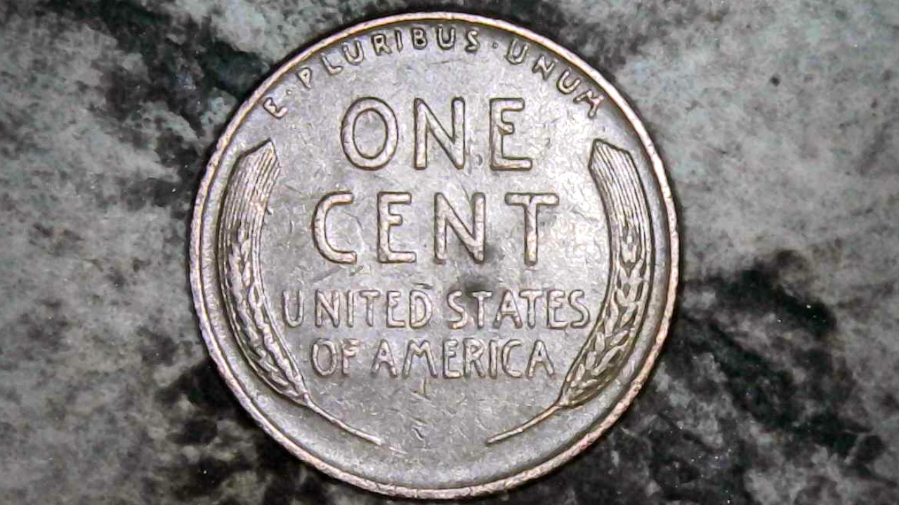 1944-Cent-Is-Lincoln's-Ear-Doubled-What-About-His-Neck-Right-Above-His-Bow-Tie