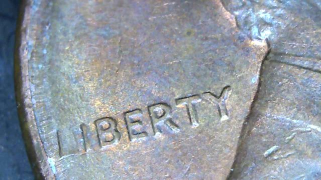1987-Penny-With-A-Rim-Or-Bubble-?