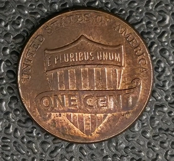 2016-Penny-Obverse-Has-Extra-Letters