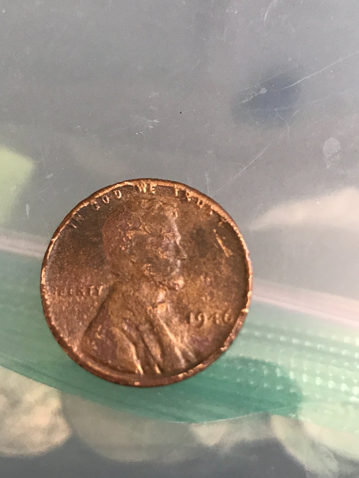 1946-And-2015-Penny-Bubbles-On-The-Coin-Looks-Like-The-Same-Issue