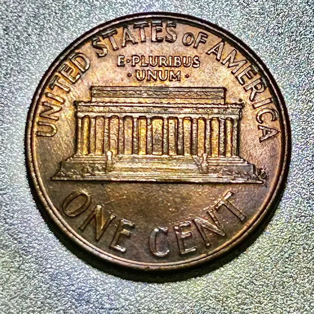 Grade-A-Example-Of-Split-Platting?-1990-D-Cent