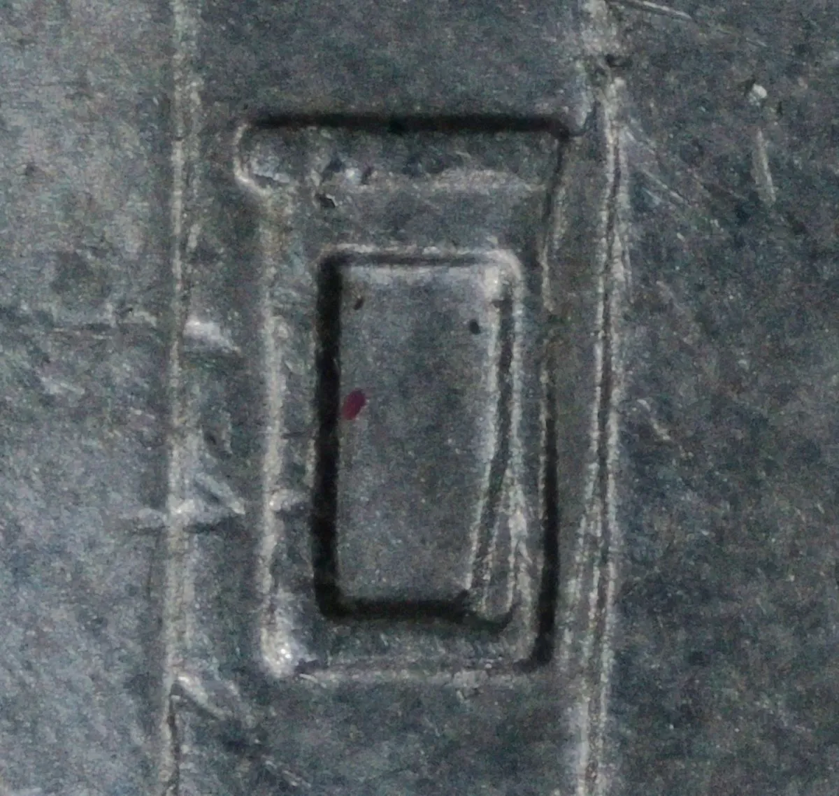 2015-P-Nickel:-Anomaly-At-Small-Left-Window-On-Memorial