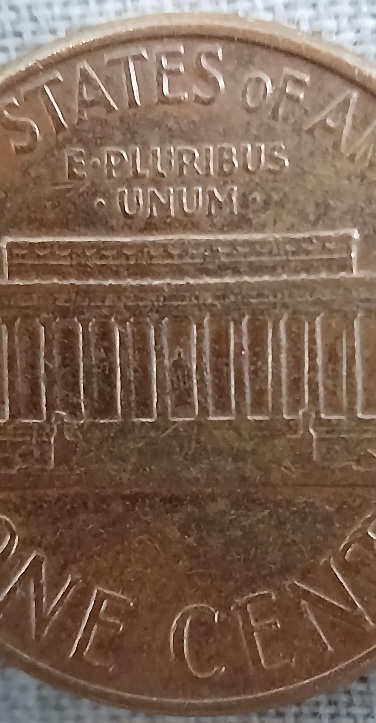 Lincoln-Memorial-1975-D-Coin-Seem-Blur-On-Obverse.