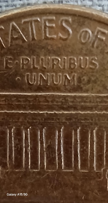 Lincoln-Memorial-1975-D-Coin-Seem-Blur-On-Obverse.