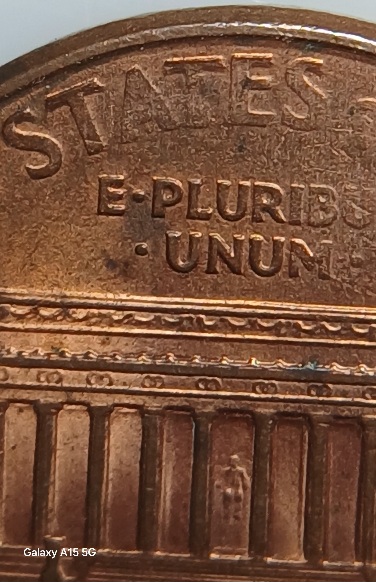 Lincoln-Cent-Year-2000-Grease-Strike-Or-Worn.