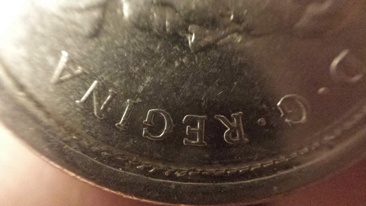 Big-Fat-Rim-On-This-2005-Quarter,-Squished-Beads,-Mint-Error-Or-PMD