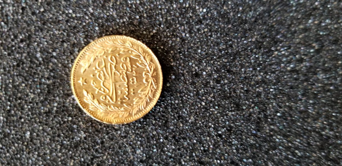 New-Member---Does-Anyone-Know-What-This-Gold-Coin-Is?