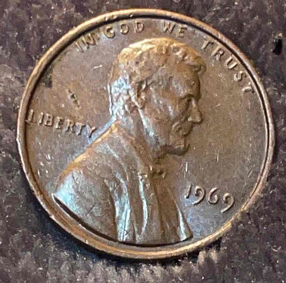 1969-P-Lincoln-Memorial-Cent---Mint-Error?