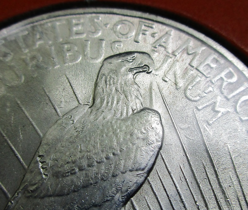 1922-Peace-Dollar-With-Spike-On-Eagle's-Shoulder