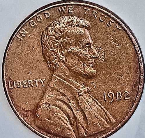 Outline-Of-Something-On-Lincoln's-Face?