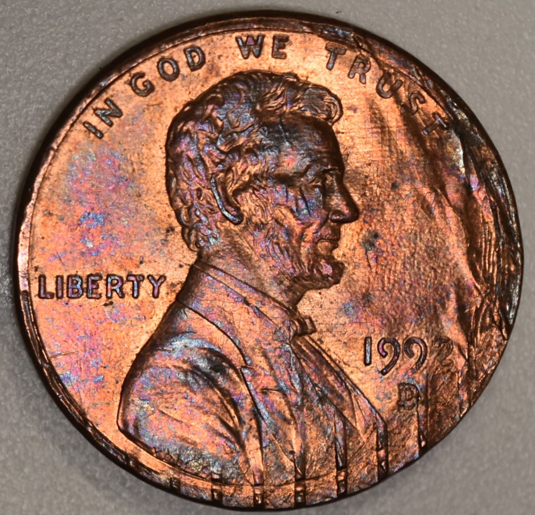 What-Is-Going-On-With-This-1992-D-Lincoln-Cent?-Extremely-Tough-Call!