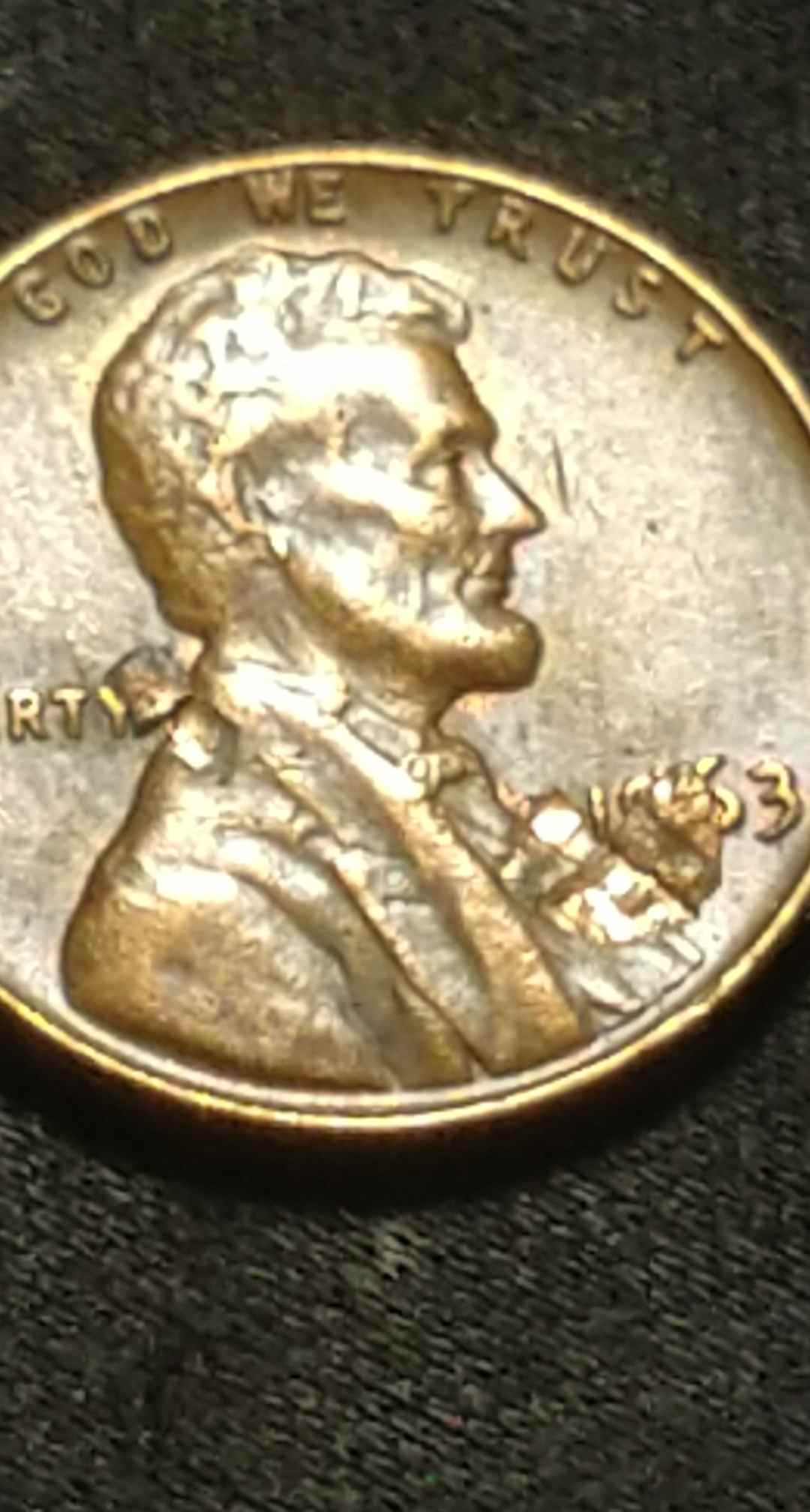1963-Lincoln-Memorial-Penny-With-Something-Going-On?