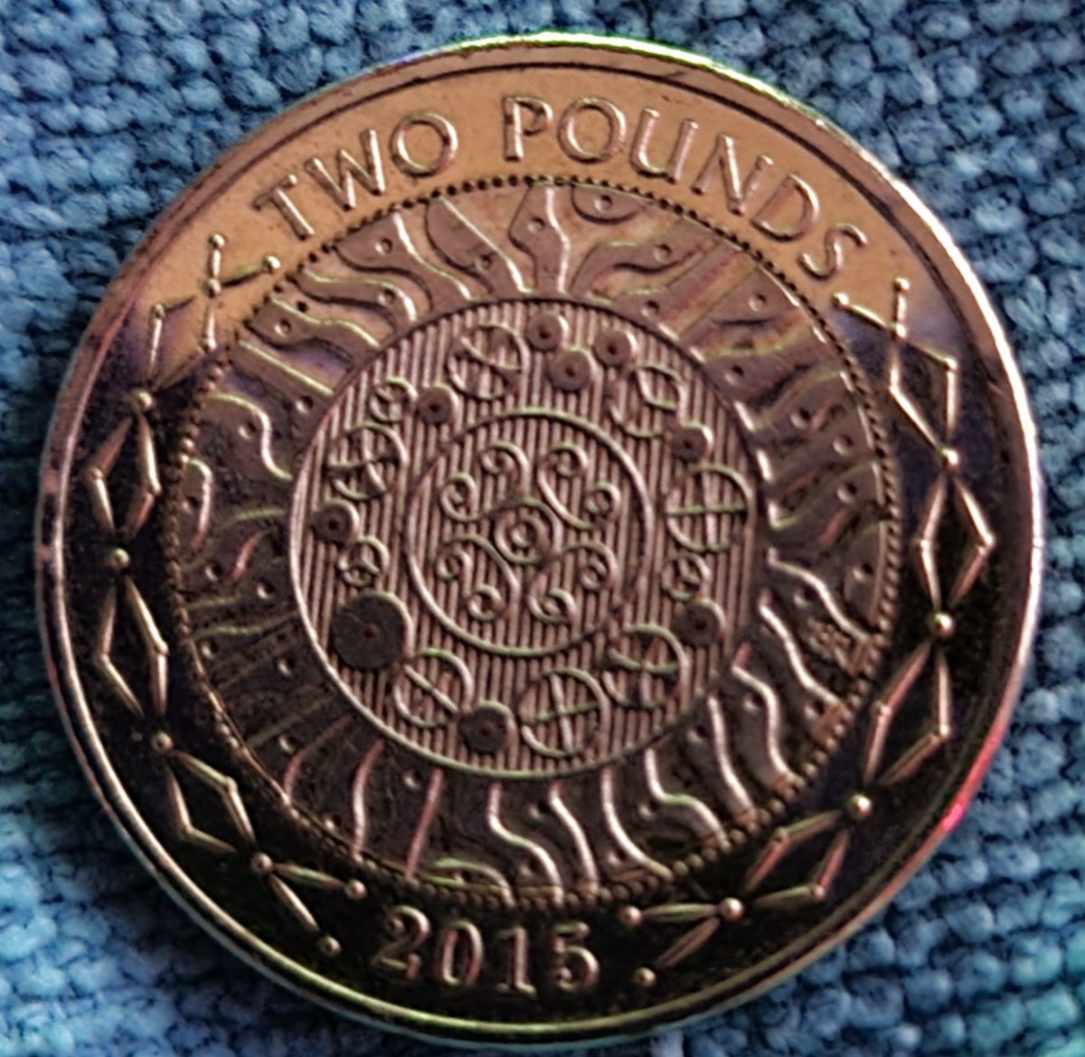 Real-Or-Fake-2015-2.00-Coin.-Can't-Make-My-Mind-Up!