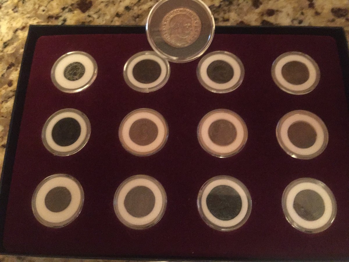 What-Is-A-Good-Display-Box-For-Your-Ancients.