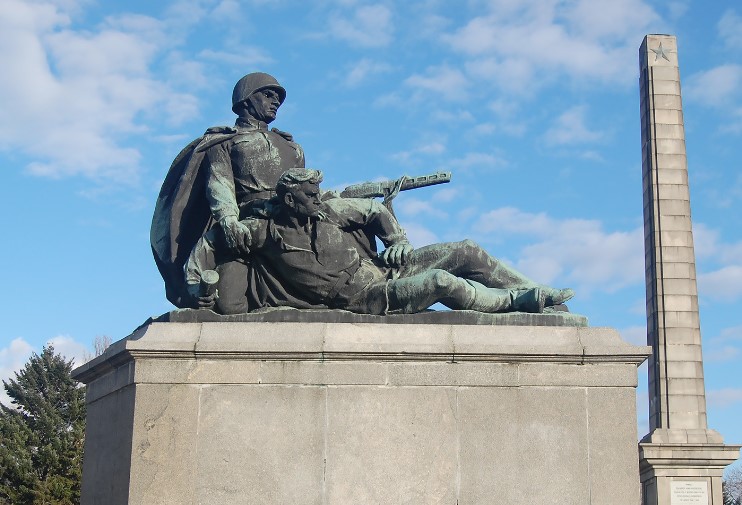 Post-Your-Coins-And-Medals-That-Depict-A-Statue