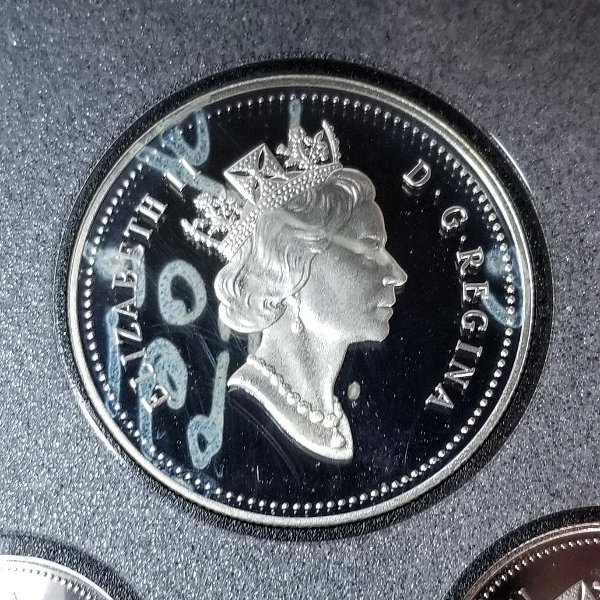 Odd-Marking-On-A-Silver-Dollar