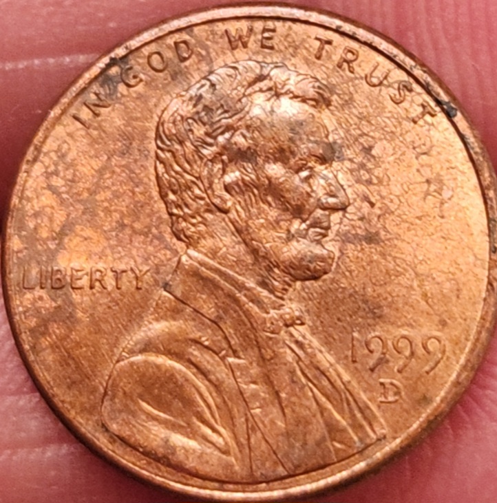 1999-D-Lincoln-Cent---Hairs-In-Coin?