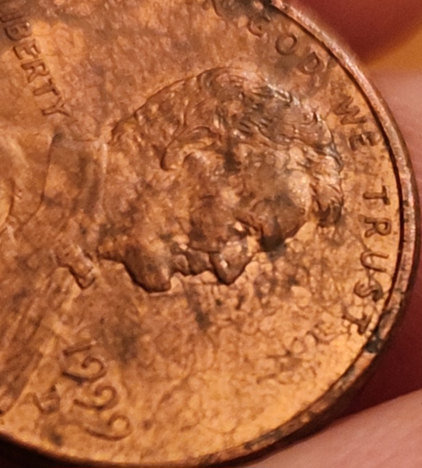 1999-D-Lincoln-Cent---Hairs-In-Coin?