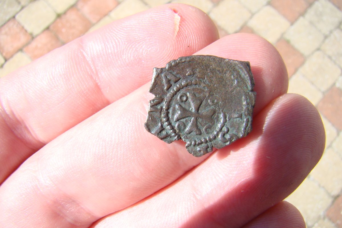 Unknown-Italian-Or-Malta-Coin?