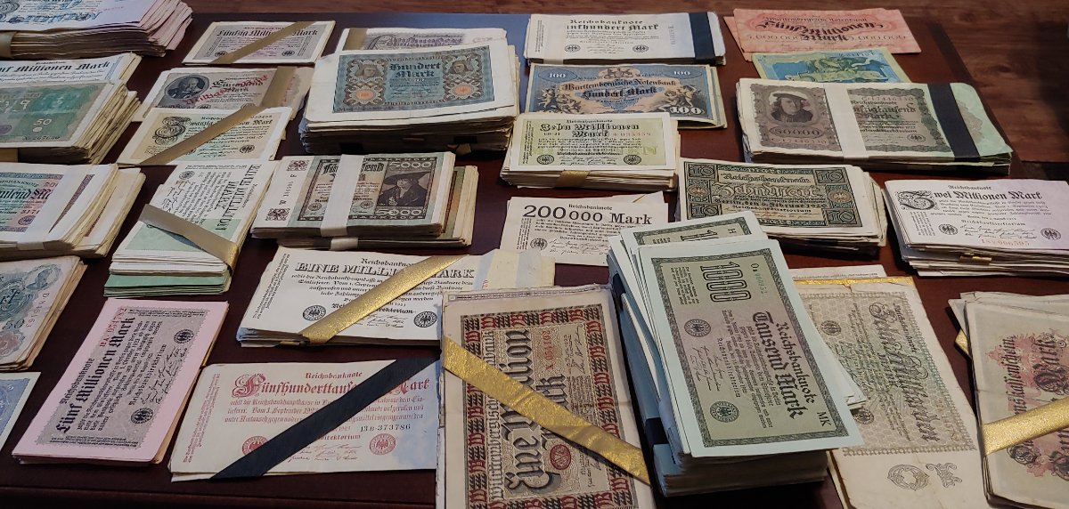 Shoe-Box-Full-Of-German-Bank-Notes